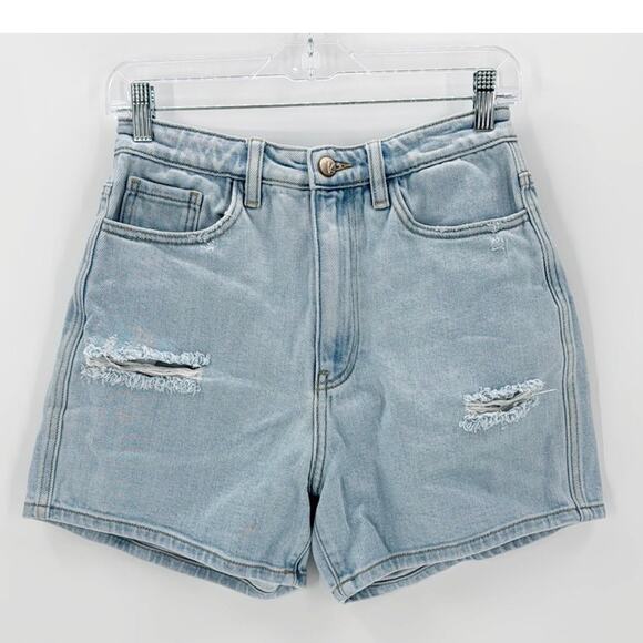 KanCan Signature Mom Fit High Rise Denim Short Light Wash Size 26 western casual